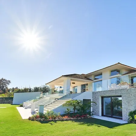 Iconic Exception - Heating Pool & Tennis * Marbella