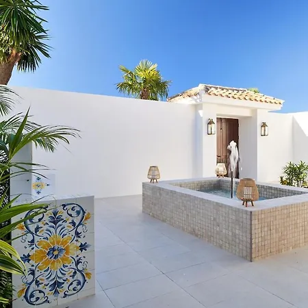 Iconic Exception - Heating Pool & Tennis Villa