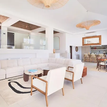 Iconic Exception - Heating Pool & Tennis Villa *