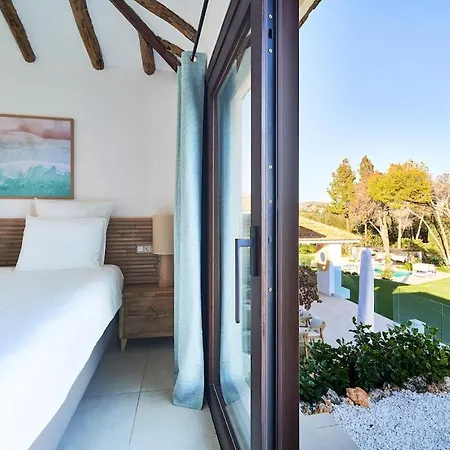 Iconic Exception - Pool & Tennis Marbella