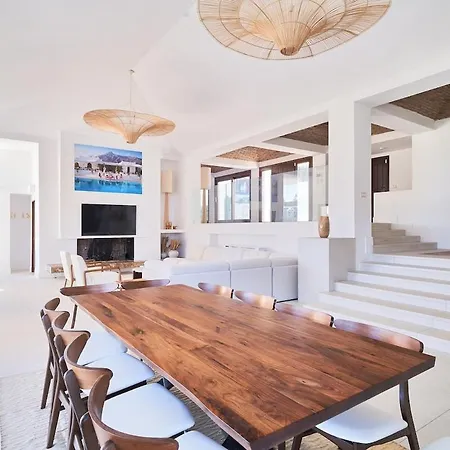 Iconic Exception - Heating Pool & Tennis