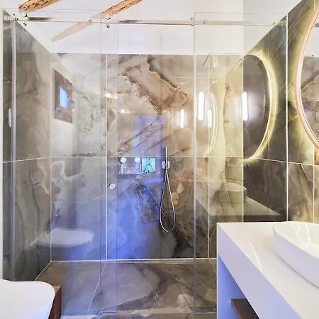 Iconic Exception - Heating Pool & Tennis