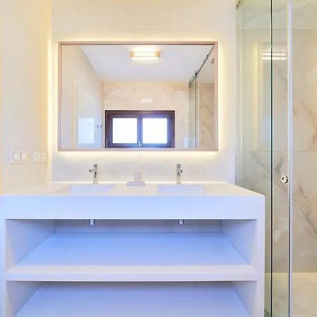 Iconic Exception - Heating Pool & Tennis