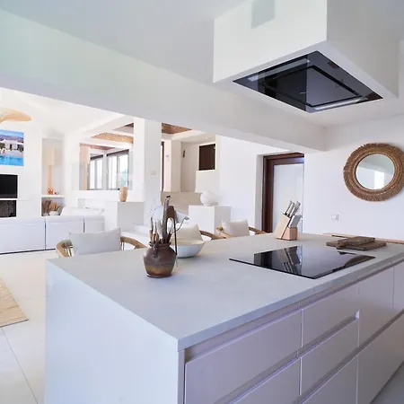 Iconic Exception - Pool & Tennis Villa Marbella