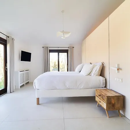 Iconic Exception - Pool & Tennis Villa