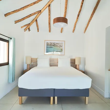 Iconic Exception - Pool & Tennis Villa *