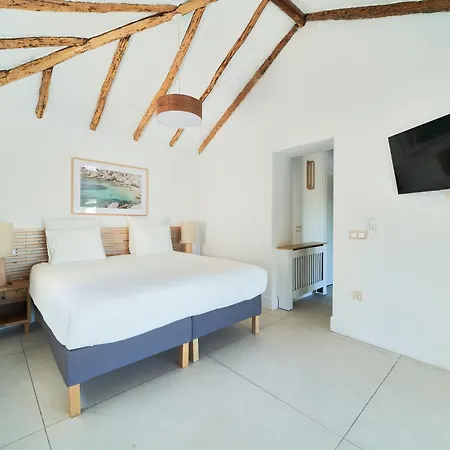 Iconic Exception - Pool & Tennis Villa