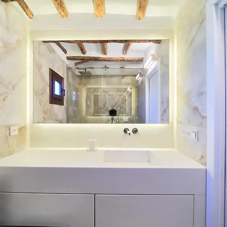 Iconic Exception - Pool & Tennis Villa *
