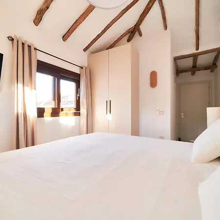 Iconic Exception - Pool & Tennis Villa *