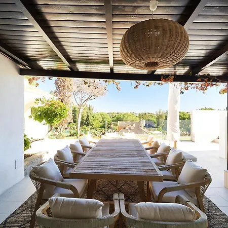 Iconic Exception - Pool & Tennis Villa