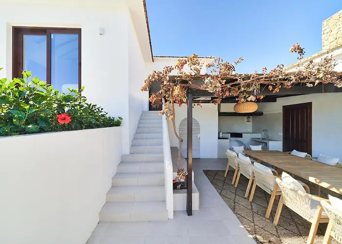 Iconic Exception - Heating Pool & Tennis Villa *