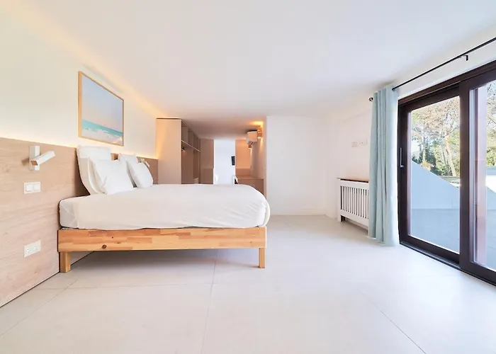 Iconic Exception - Heating Pool & Tennis Villa