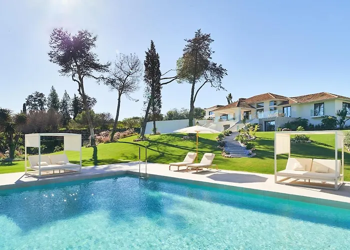 Iconic Exception - Heating Pool & Tennis Villa