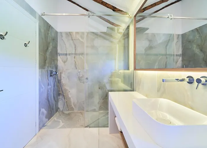 Iconic Exception - Heating Pool & Tennis Villa Marbella