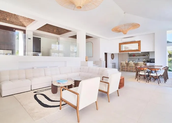 Iconic Exception - Heating Pool & Tennis Villa *