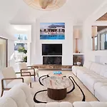 Iconic Exception - Heating Pool & Tennis Villa *
