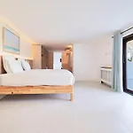 Iconic Exception - Heating Pool & Tennis Villa