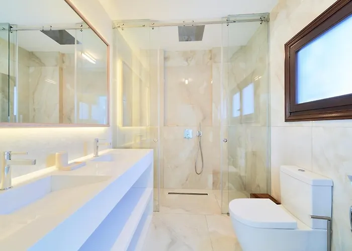 Iconic Exception - Heating Pool & Tennis Villa *