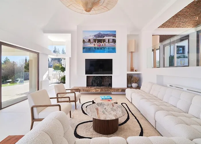 Iconic Exception - Heating Pool & Tennis Villa *