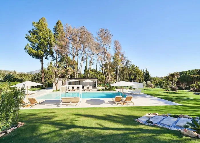 Iconic Exception - Heating Pool & Tennis Villa Marbella