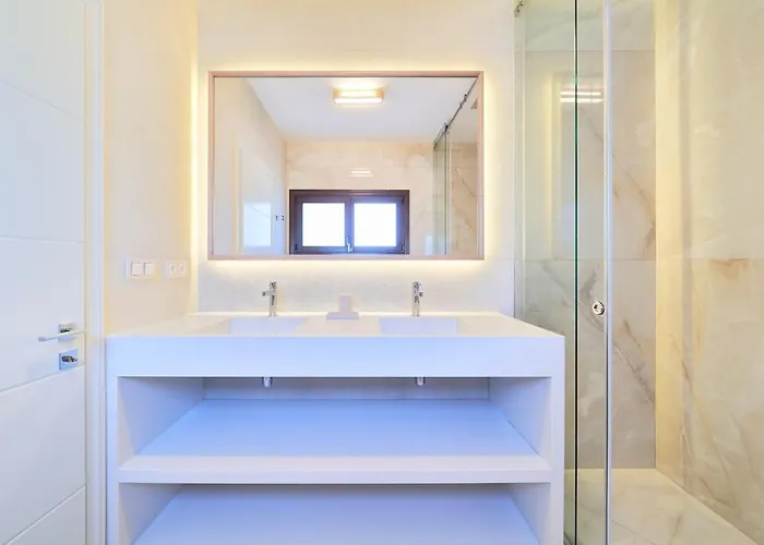 Iconic Exception - Heating Pool & Tennis