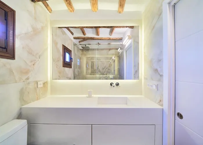 Iconic Exception - Heating Pool & Tennis * 马尔韦利亚